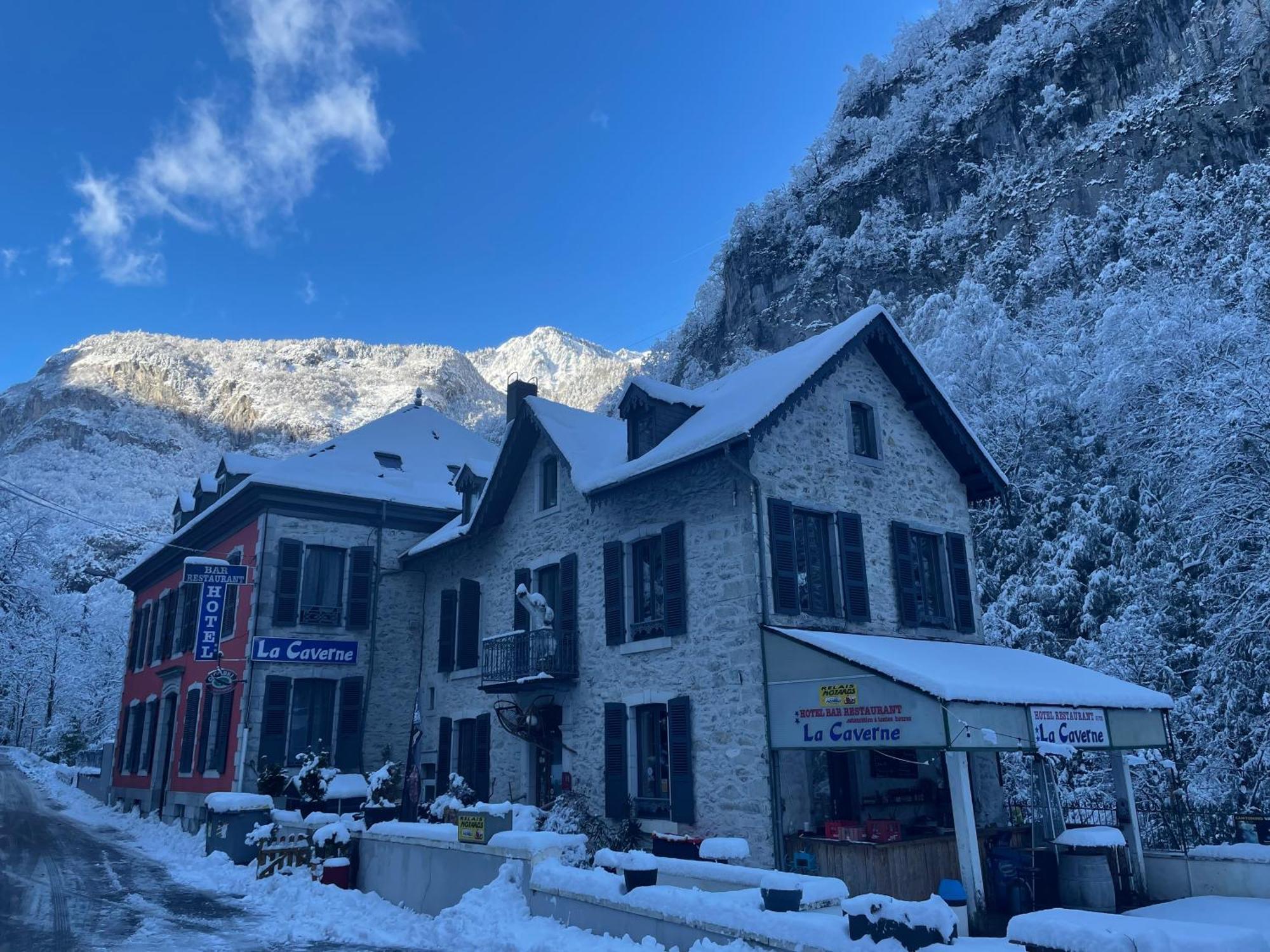 Auberge La Caverne 라헝스 외부 사진