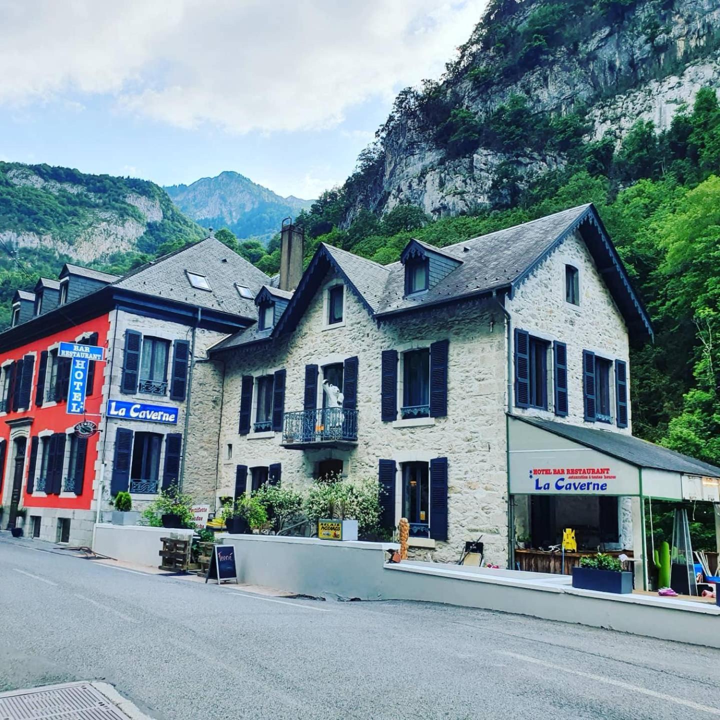Auberge La Caverne 라헝스 외부 사진